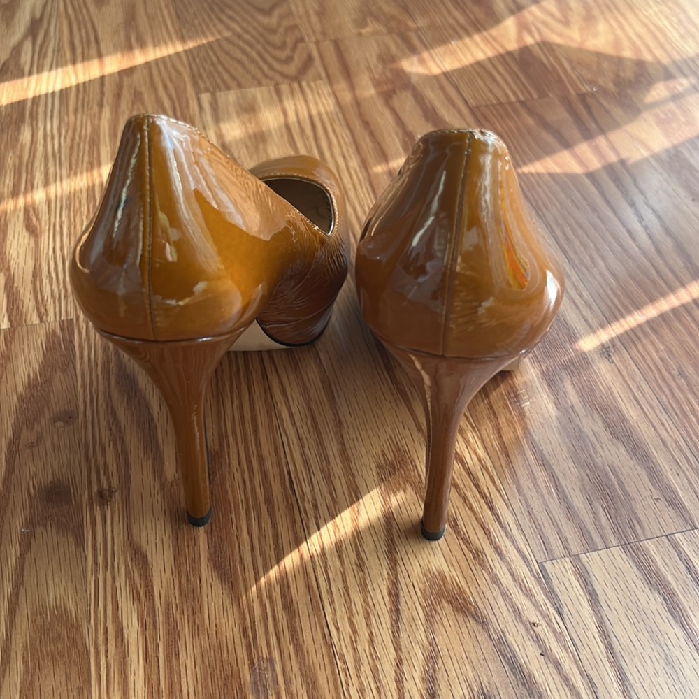 Report heels - Picture 3 of 4